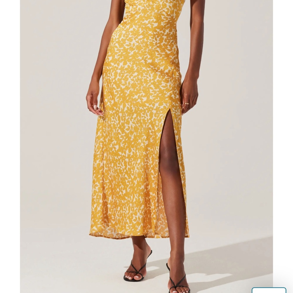 ASTR The Label Yellow Floral Halter Dress